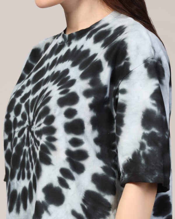 White Black Off Shoulder Spiral Pattern T- Shirt for Women By Dei Lusso - Image 9