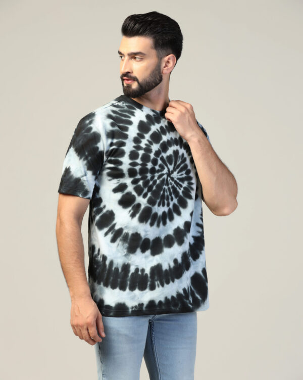 White Black Off Shoulder Spiral Pattern T- Shirt for Men By Dei Lusso - Image 4